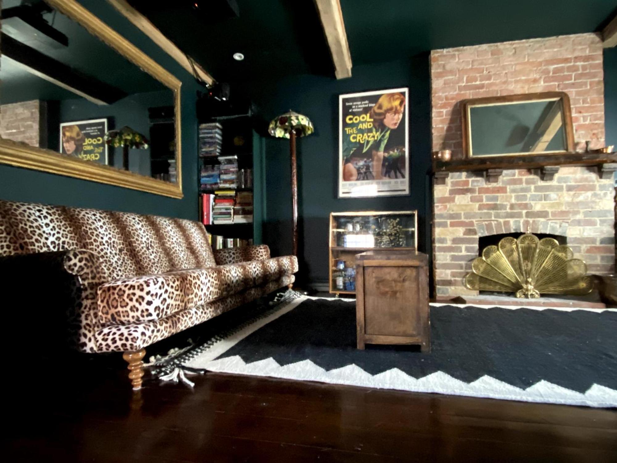 Black Tile Holiday home *